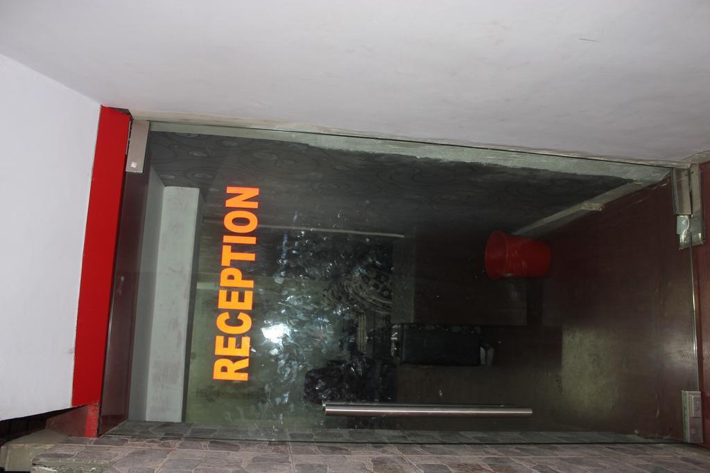 Hotel Kanishka 2*